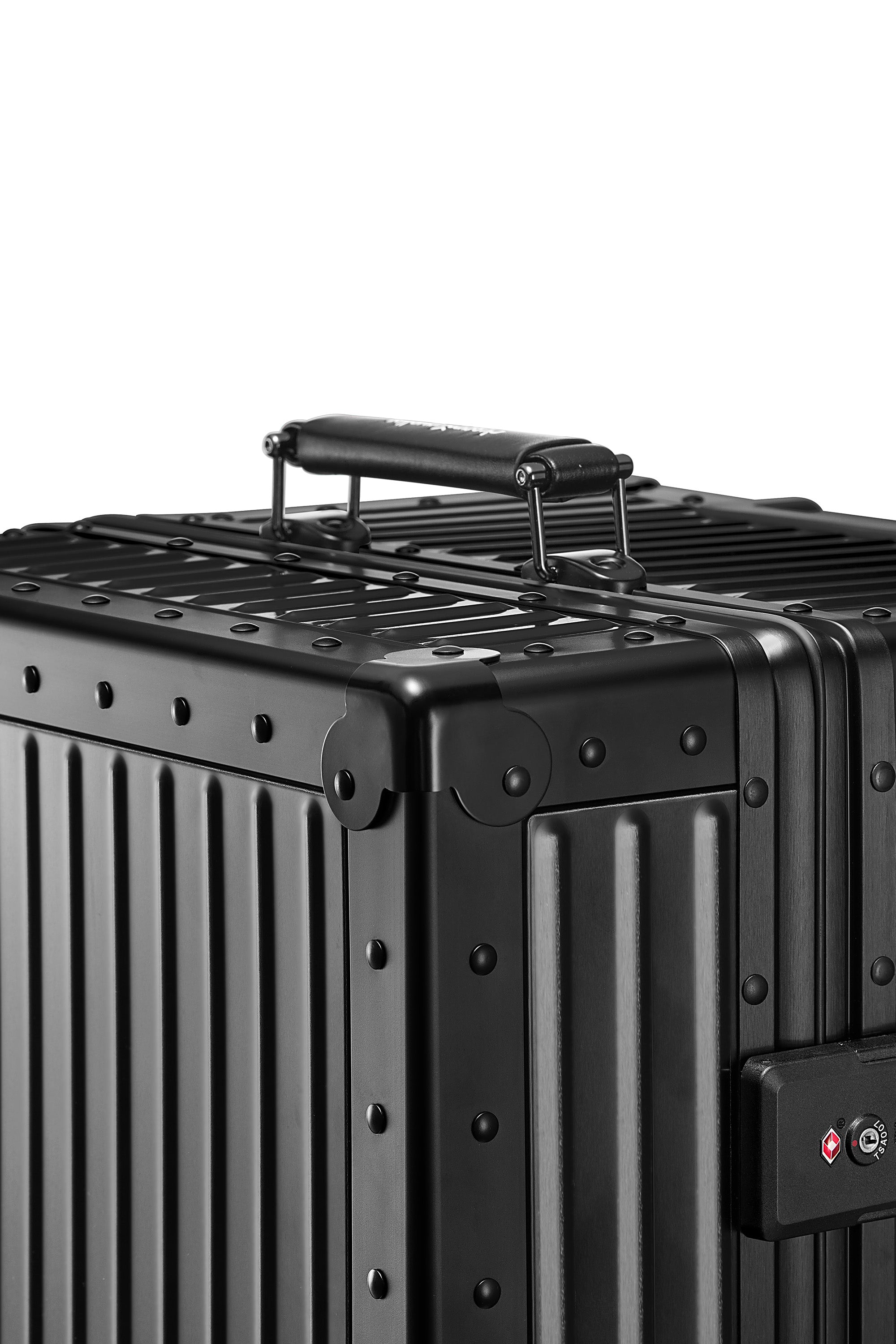 Nobl Travel Essential Aluminum Luggage Set 22 Inch Carry On and 28 Inch Checked Suitcase