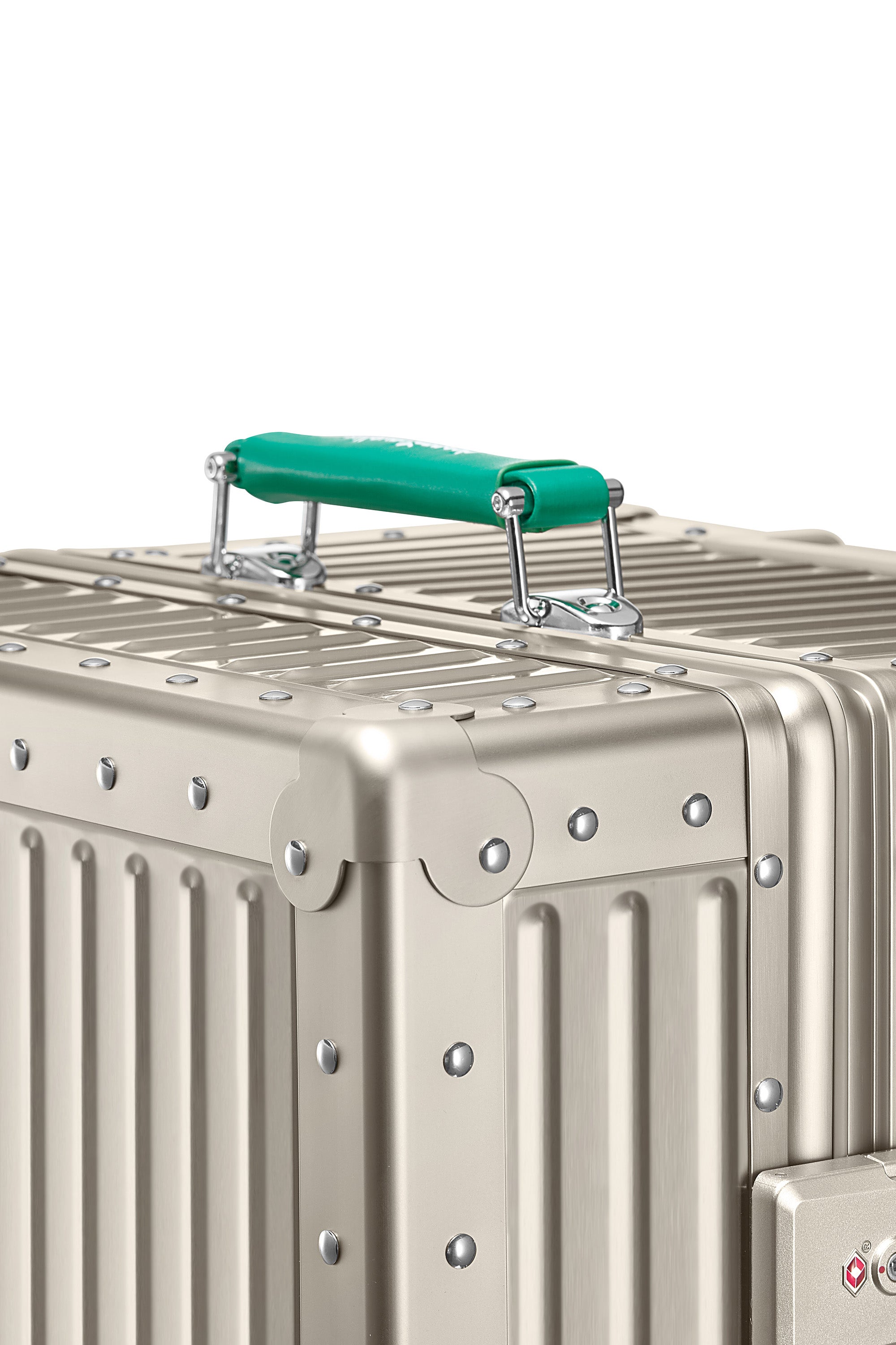 Nobl Travel Aluminum Luggage Collection with Aluminum Magnesium Alloy Suitcases