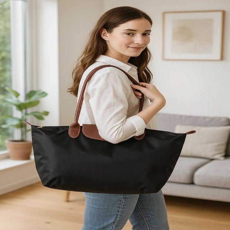 Nobl Travel Avenire Women’s Handbag with Multiple Compartments and Modern Design