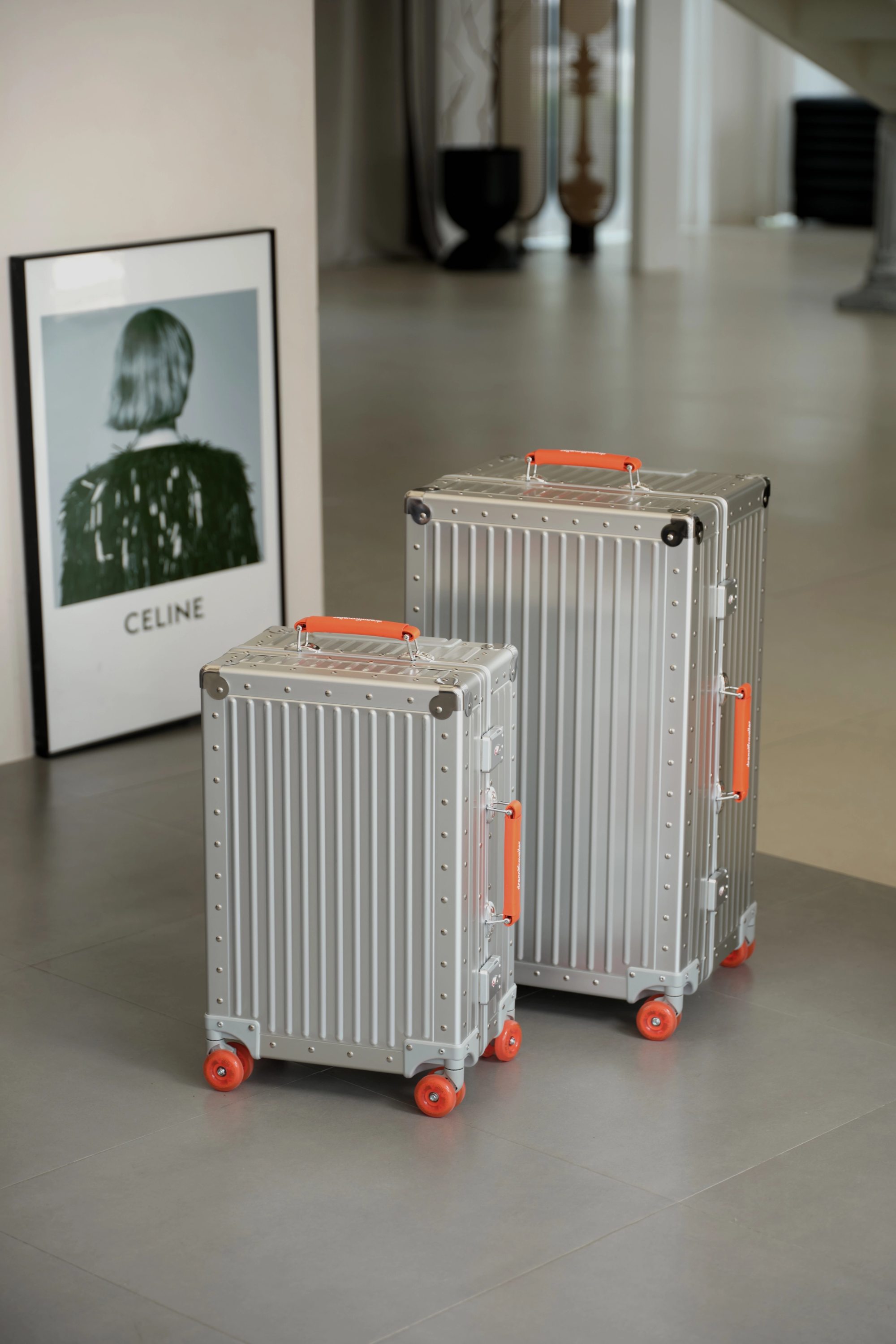 Nobl Travel Essential Aluminum Luggage Set 22 Inch Carry On and 28 Inch Checked Suitcase