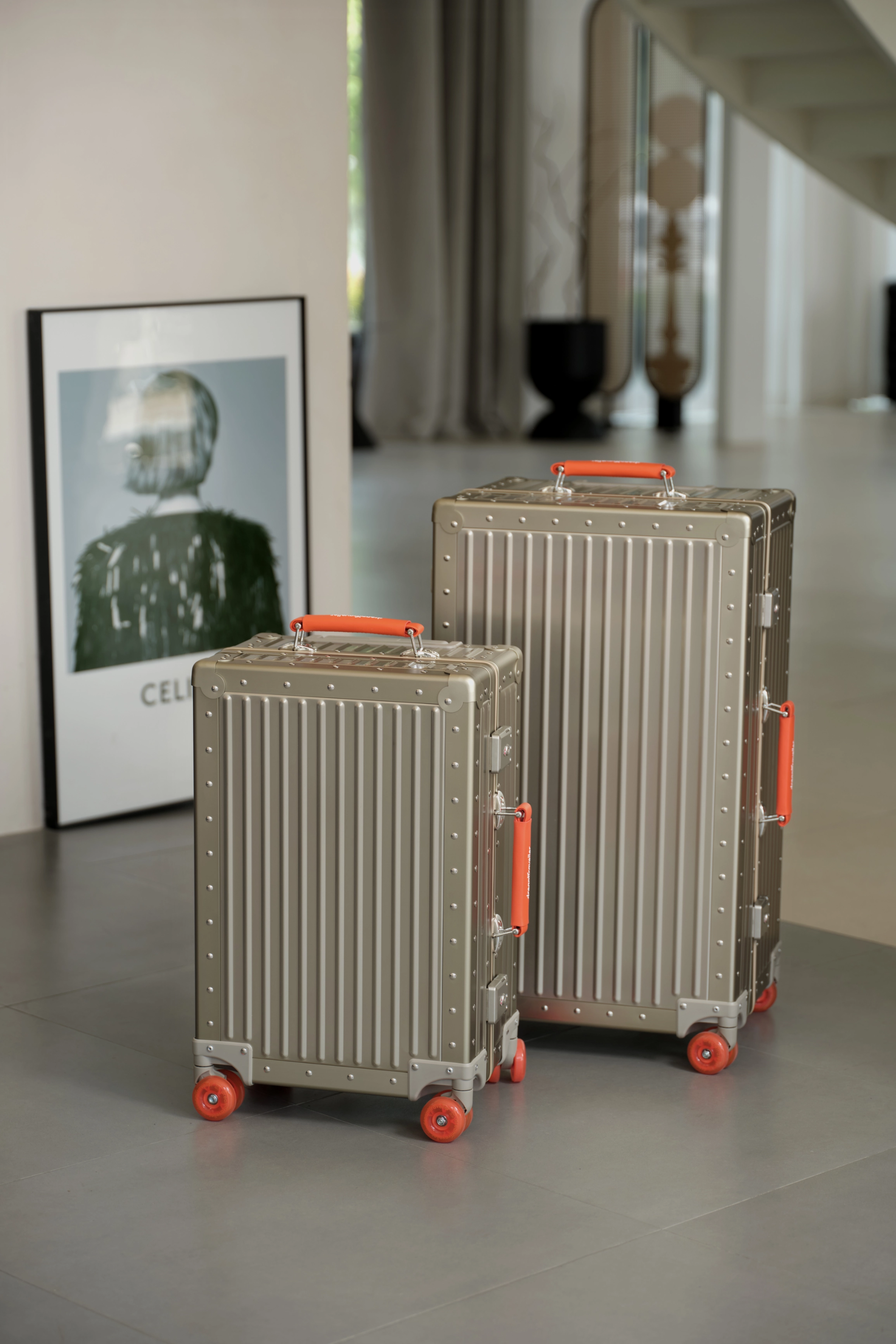 Nobl Travel Essential Aluminum Luggage Set 22 Inch Carry On and 28 Inch Checked Suitcase