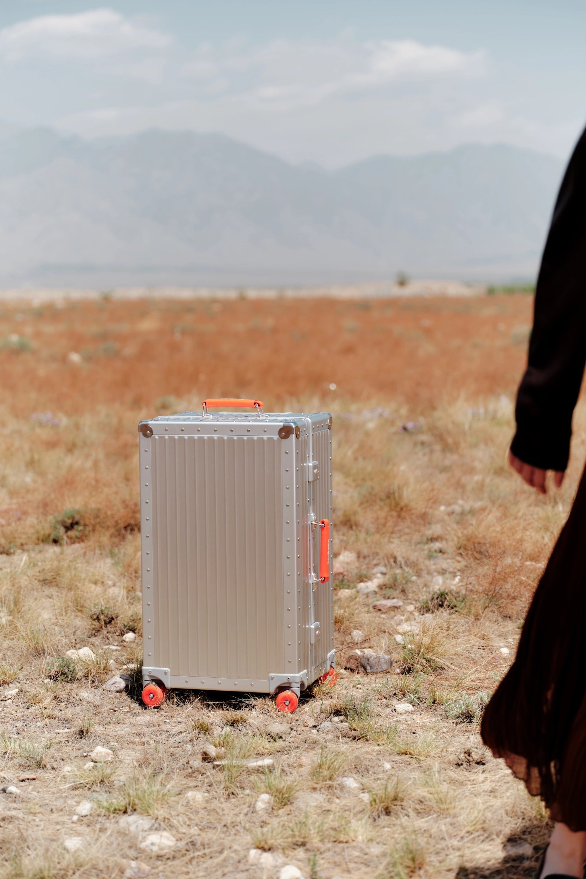 Nobl Travel Aluminum Luggage Collection with Aluminum Magnesium Alloy Suitcases