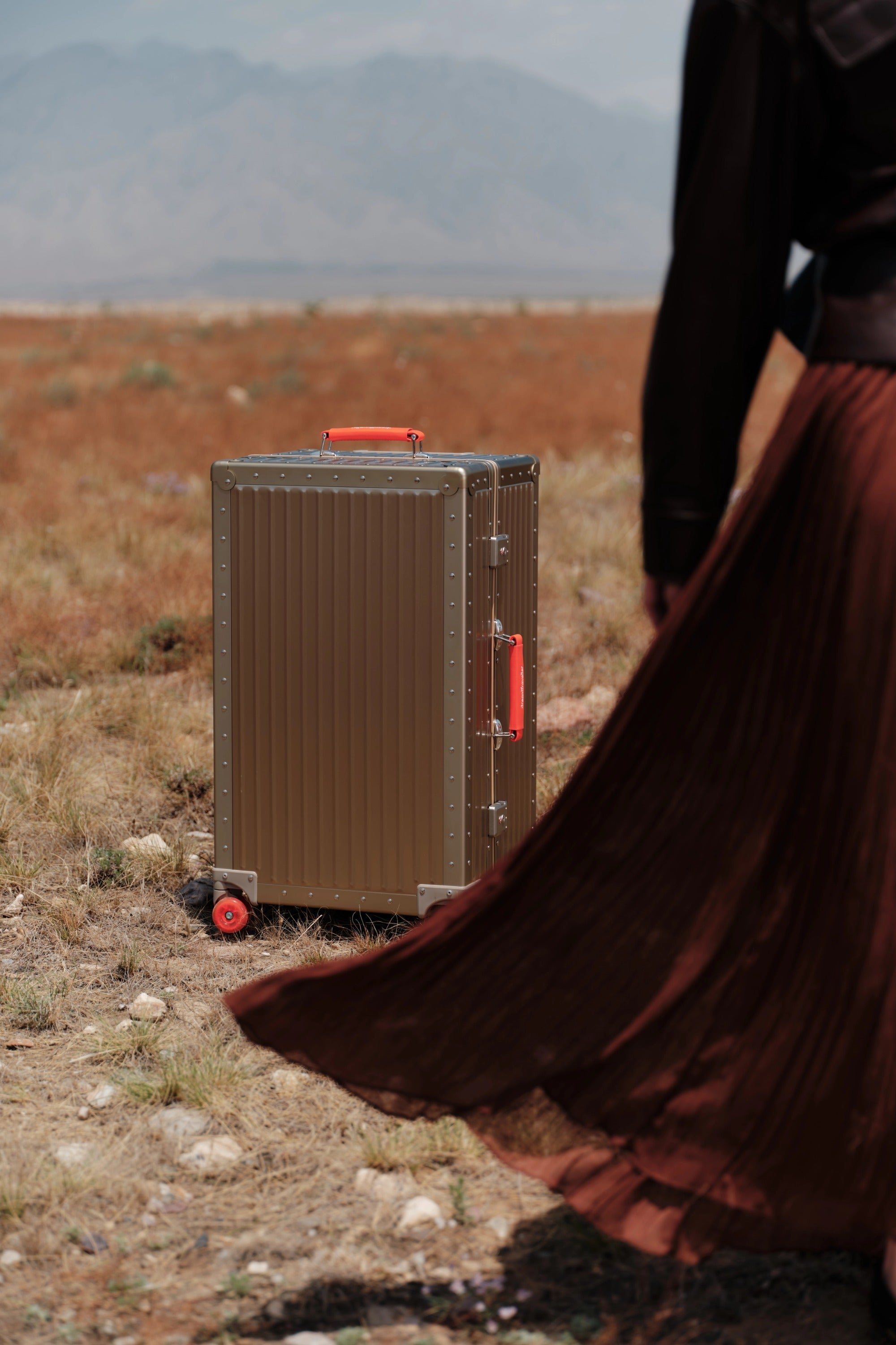 Nobl Travel Aluminum Luggage Collection with Aluminum Magnesium Alloy Suitcases