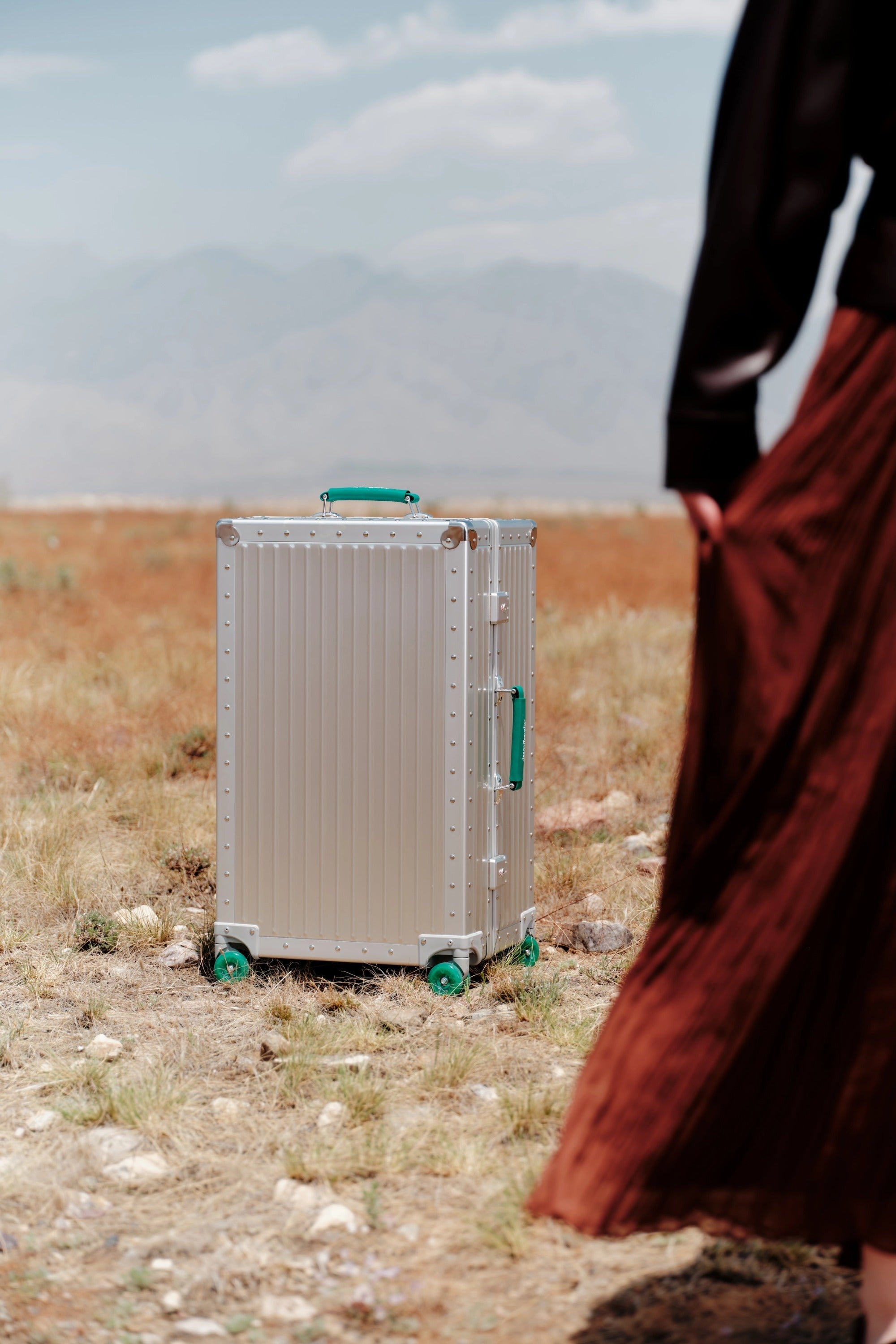 Nobl Travel Aluminum Luggage Collection with Aluminum Magnesium Alloy Suitcases