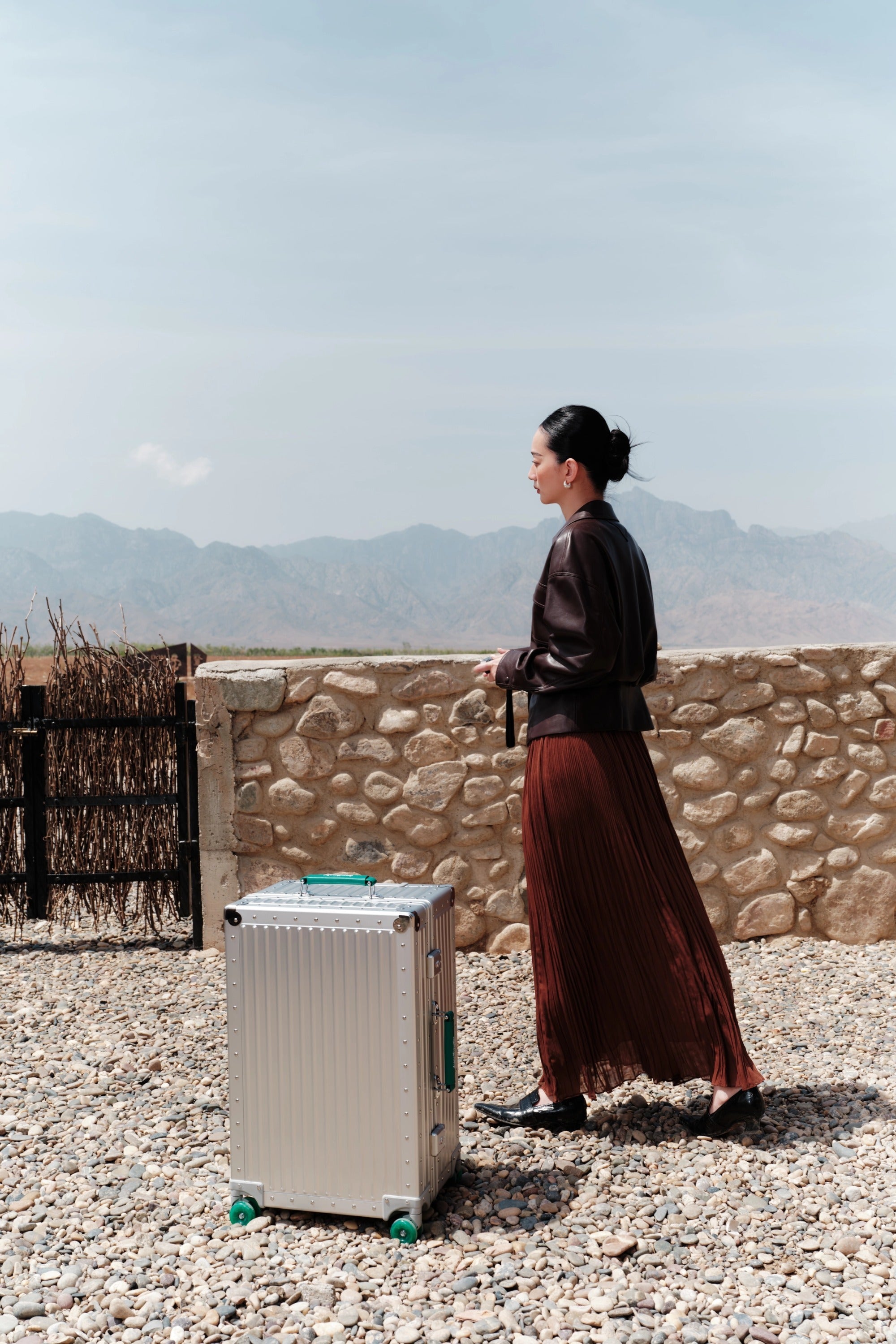 Nobl Travel Aluminum Luggage Collection with Aluminum Magnesium Alloy Suitcases